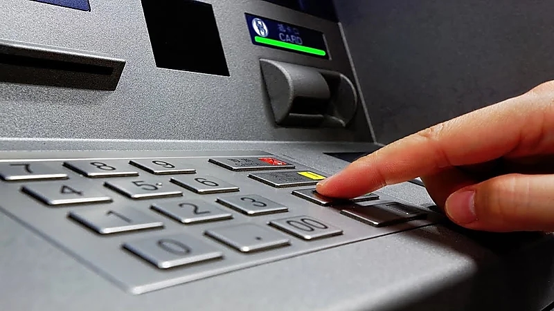 شاب يرفع قضية على بنك بسبب نصف ريال