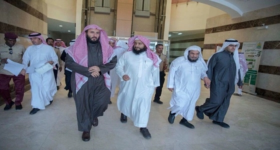 بالصور.. أمير الرياض يستقبل مدير إدارة المجاهدين