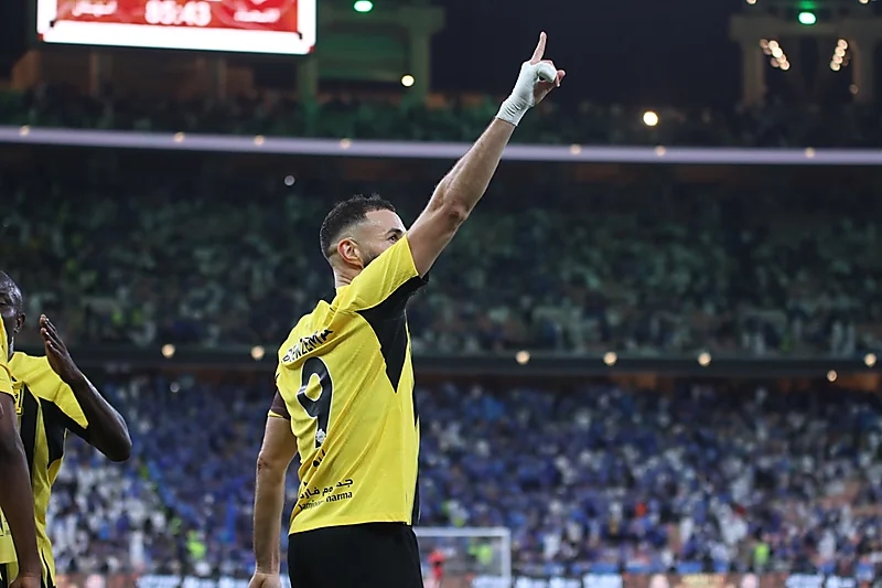 بالصور.. وزير الحرس الوطني يشكر أمانة الرياض لمشاركتها الفاعلة في الجنادرية