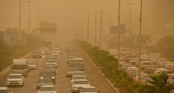 رياح مثيرة للأتربة تؤدي لشبه انعدام الرؤية بـ 3 مناطق في المملكة