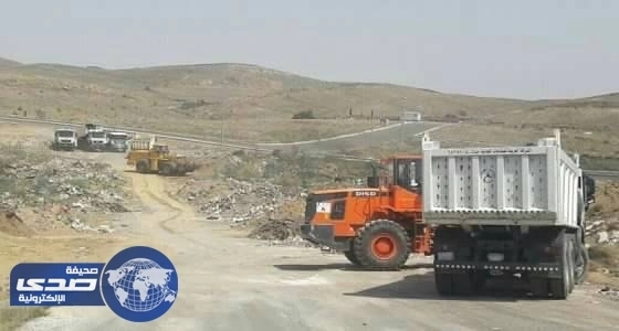 بالصور.. ازالة أكثر من 448 متراً من الأنقاض والأتربة بحي البديع في أبها