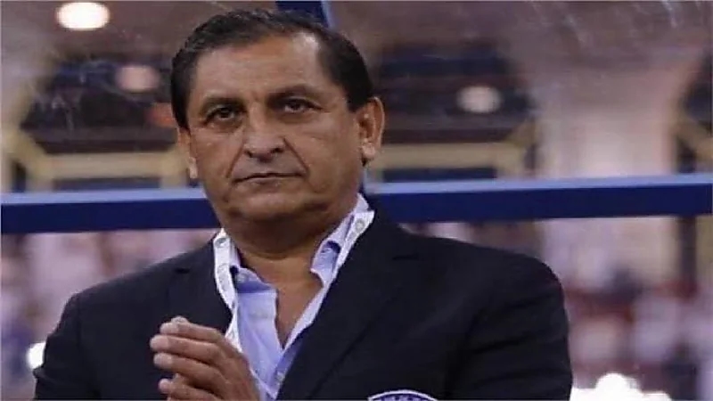 الحكومة اليمنية تطالب ولد الشيخ بإلزام الميليشيا بتحويل الإيرادات للمركزي
