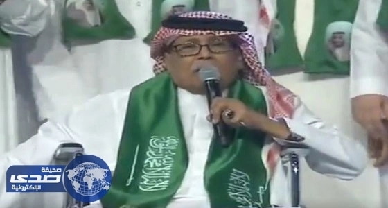 بالفيديو.. أبو بكر سالم يتغلب على مرضه ويغني " يا بلادي واصلي "