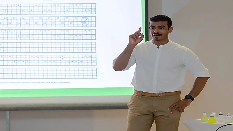 بالصور.. قائد قوات الدفاع الجوي يزور مصابي " عاصفة الحزم وإعادة الأمل "