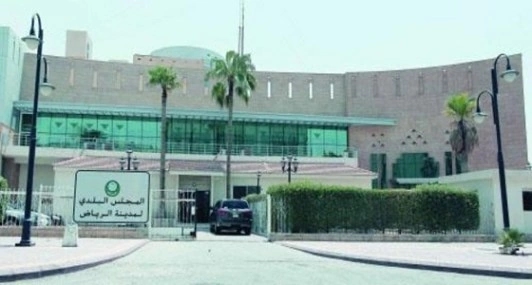 التحقيق في واقعة اعتداء وافدين بالعصى على عضو " بلدي الرياض "