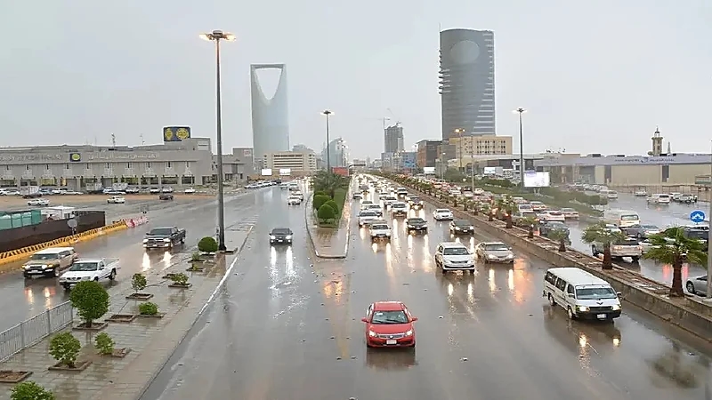 بالفيديو .. "الأرصاد" تنبه بهطول أمطار بدءً من الغد