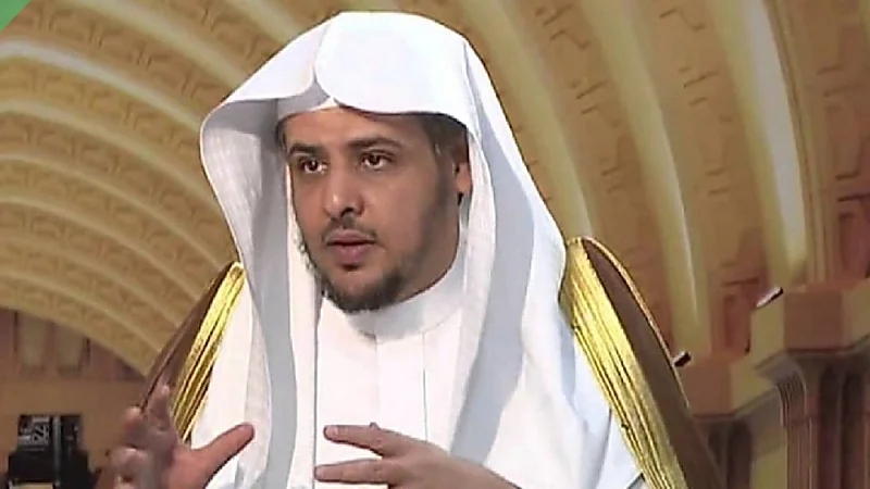 بالفيديو.. الشيخ "المصلح" يوضح حكم تغطية الرأس للمرأة عند سجود التلاوة