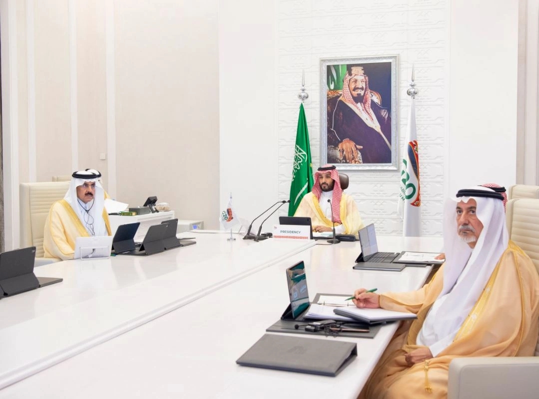 فيديو| إطلاق أول طائرة جوية بفضلات زيت الطعام بالصين