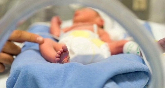 أم تلد طفلًا عمره 16عامًا