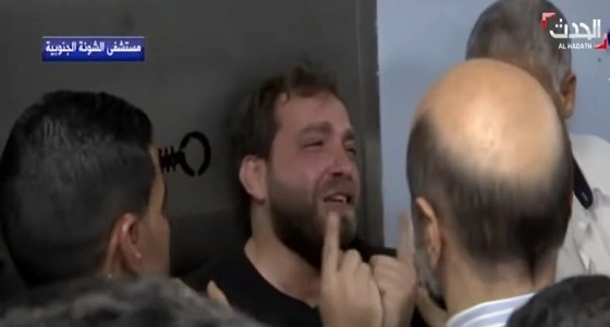 مُصاب " داء الفيل " بالمدينة على طريق الشفاء.. استئصال ورم يزن 10 كجم