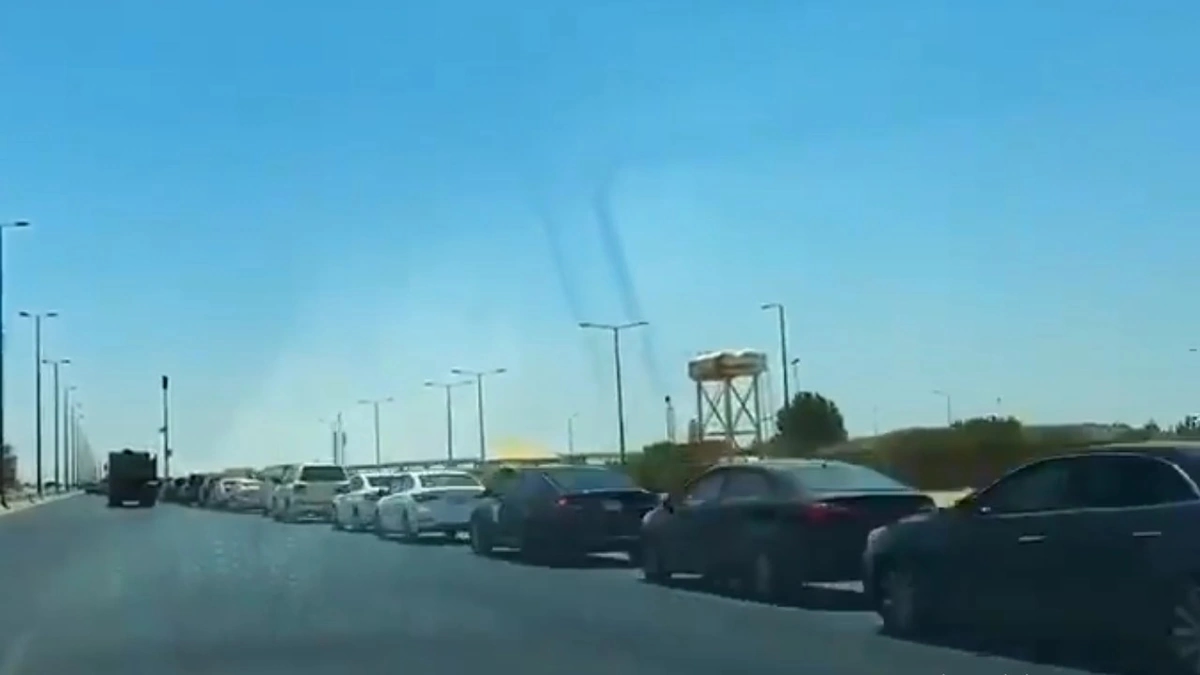 الإطاحة بمخمور يفتش العمال ويسلبهم أموالهم