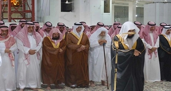 بالصور.. ضبط مطبخ عشوائي داخل سكن عمالة بالحدود الشمالية
