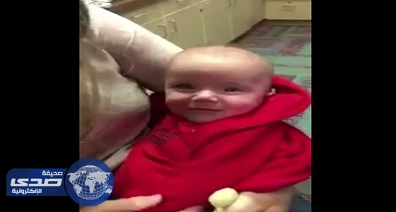 بالفيديو.. الشايب خربها يوم شاف البنت