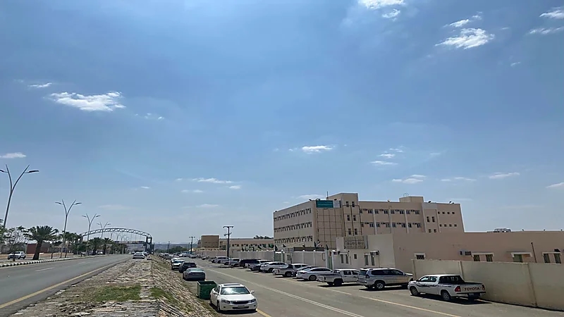 دهس طالب أثناء خروجه من المدرسة في عقيق الباحة