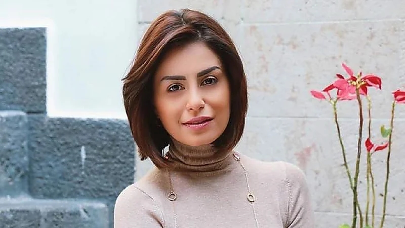 منة فضالي بملابس السباحة و على طريقة "اتفرج وانت ساكت" ياويلك لو قليت ادبك