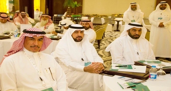 بالصور.. " العاصمي " يدشن أعمال لقاء قادة العمل التعليمي بالمملكة