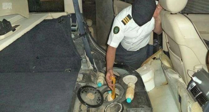 احباط تهريب كمية كبيرة من حبوب الكبتاجون بجمرك البطحاء