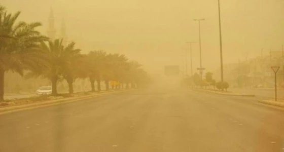 شبه انعدام الرؤية بسبب الغبار وتحذيرات لمرتادي الطرق بمكة