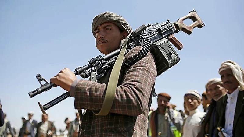 بالفيديو.. قيادي حوثي يؤكد تجنيد مرتزقة أفارقة ضمن المليشيات
