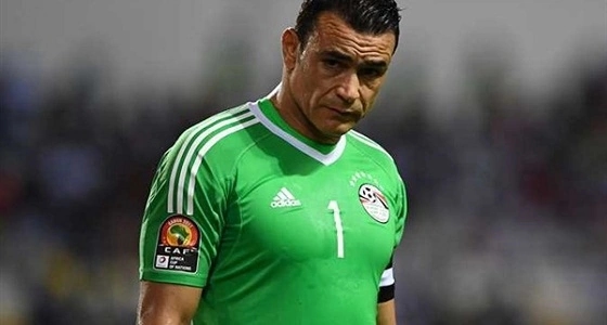 أنباء عن استبعاد الحضري من معسكر مصر