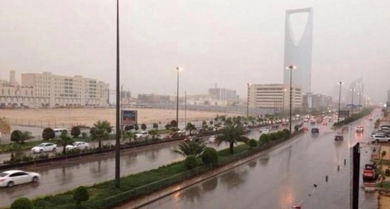 الإنذار المبكر يحذر من غبار وأمطار غدًا على أنحاء المملكة