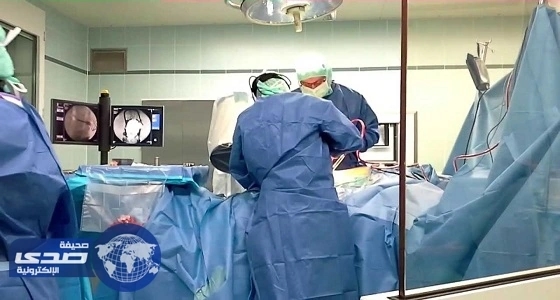 فريق طبي بحفر الباطن يجري جراحة ناجحة لعشريني إصيب بكسر في العنق