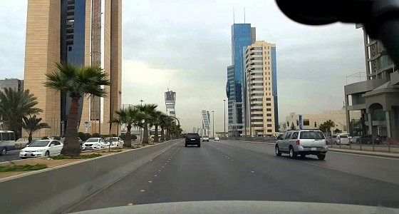 إغلاق جزئي لطريق الملك فهد جراء الأمطار
