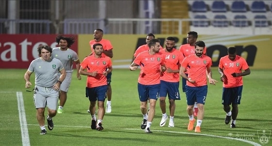 الأهلي يصل العين استعدادًا لمواجهة تراكتور سازي