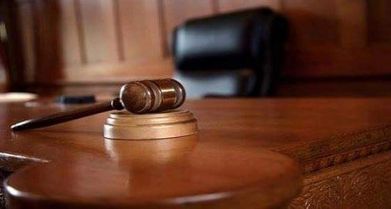 جزائية جدة تعاقب فتاة ووالدتها بالسجن والجلد لاحتيالهما  على محل مجوهرات