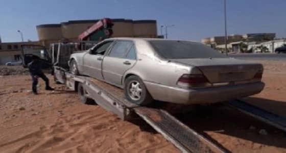 بالصور.. بلدية العليا تزيل 83 سيارة تالفة بشوارعها