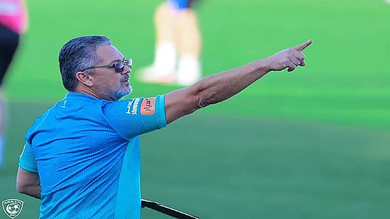 ميكالي يسعى لتجهيز المعيوف قبل مواجهة النصر