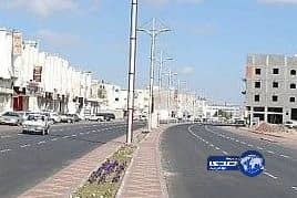 مواطن يتكفل بإصلاح حفريات طريق بجازان على نفقته