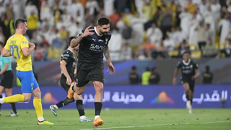 الأهلي يتعادل إيجابيًا مع استقلال طهران .. فيديو وصور