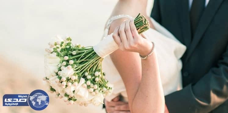 بالفيديو..عروس غاضبة تسحب عريسها بالسلاسل لسبب مثير