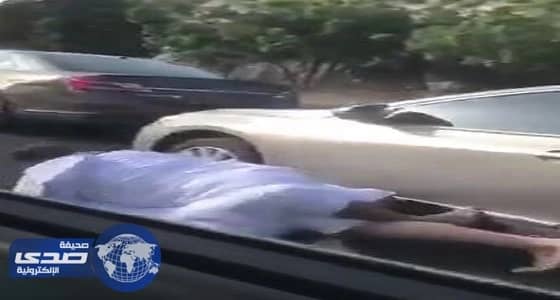 شاهد.. جبال جازان تعانق الضباب