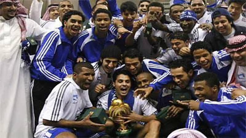 شاهد.. لحظة احتفال الهلال بذكرى تتويجه ببطولة كأس ولي العهد