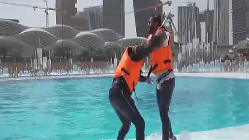 شاهد .. مروان محسن يضرب رامز جلال بقوة بعد مقلب "رامز عقله طار"