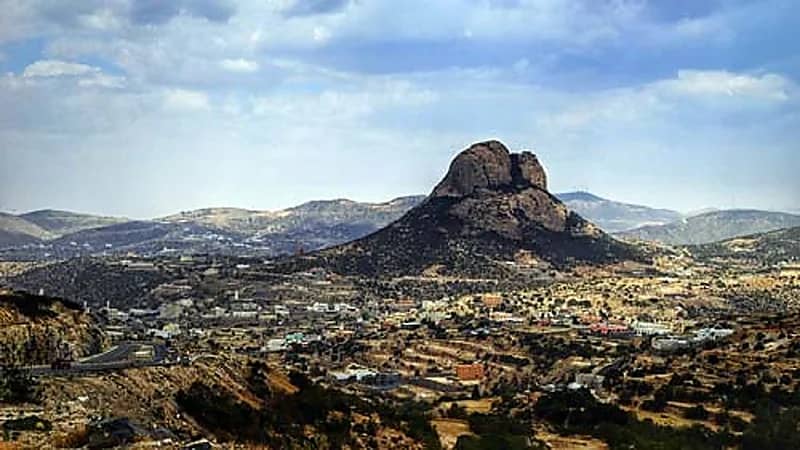 قصص خرافية عن جن وفتاة عذراء في جبل "حرفة" بالنماص