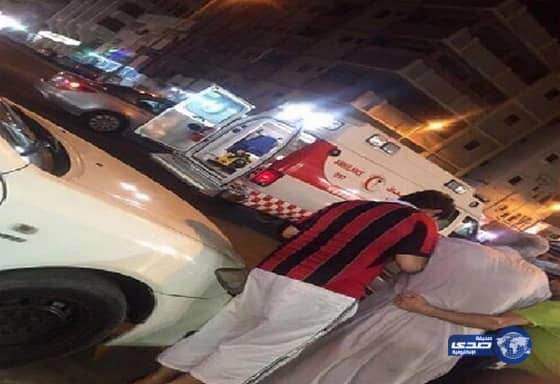 بالصور.. إنقاذ مواطن سقط في منطقة وعرة في فيفا