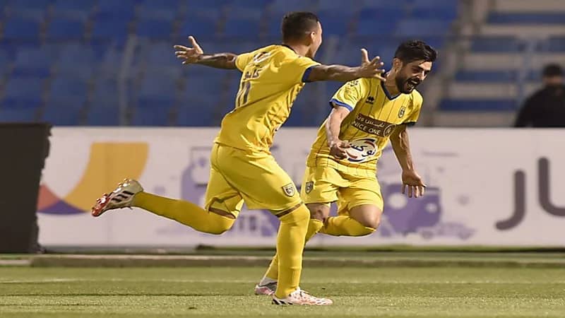 التعاون يضرب الاتفاق بثلاثية