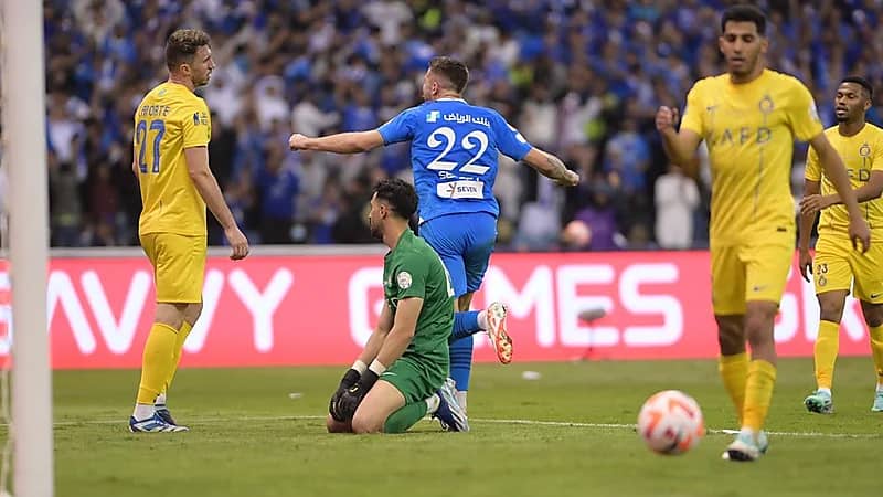 تحية رئيس ساحل العاج للجماهير في افتتاح كأس أمم أفريقيا بسيارته .. فيديو وصور