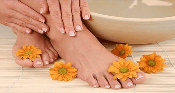 كيفية استخدام البابونج والبطاطس في إزالة الجلد المقترن