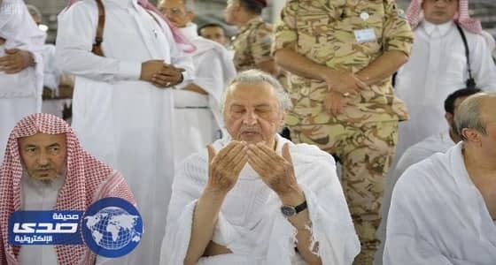 بالصور.. أمير العاصمة المقدسة ونائبه يرميان جمرة العقبة