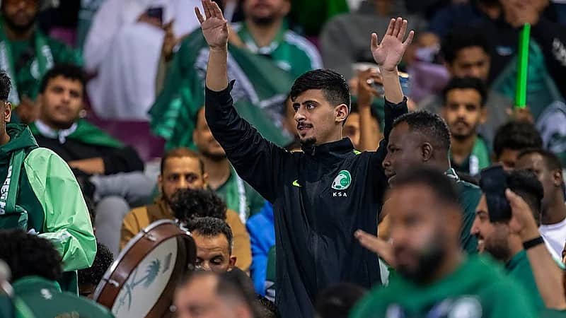 جماهير الأخضر: واحد اثنين الحلوى راحت فين .. فيديو