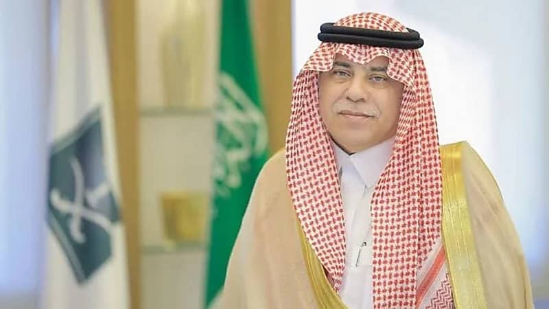 وزير التجارة يكرم مراقبًا أبلغ عن تعرضه لجريمة "رشوة"