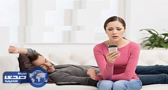 الإفتاء المصرية تحذر المرأة من تفتيش هاتف زوجها