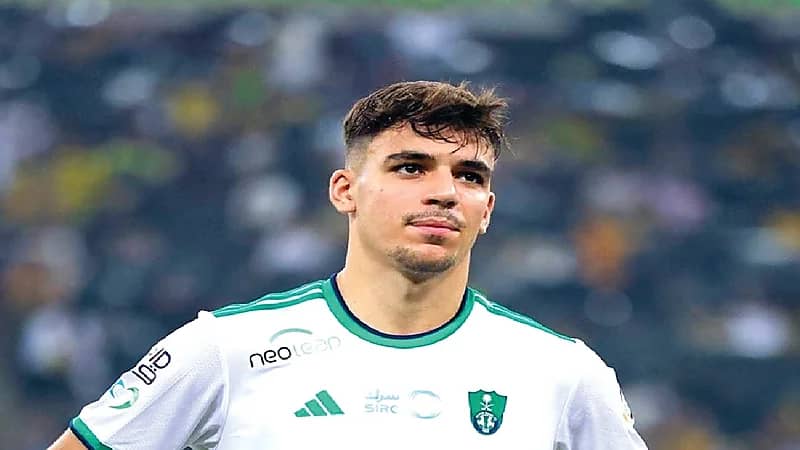 صحيفة إسبانية: فيغا لم يتأقلم مع الأهلي