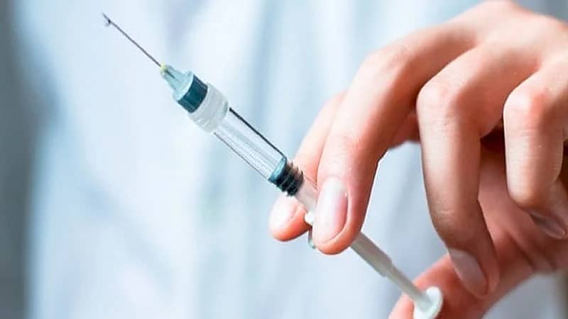 طبيب: إبر المنجارو كارثية وتسبب فشلا كلويا.. فيديو