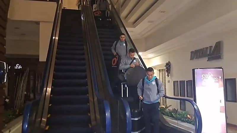 بعثة ليون تغادر إلى جدة استعداداً لمونديال الأندية .. فيديو