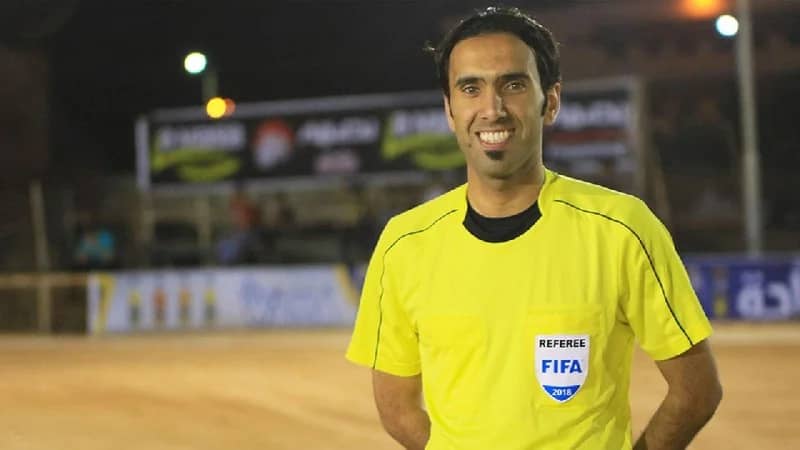 فيديو.. لحظة إصابة الحكم السعودي الحنفوش في مباراة الكويت واليمن